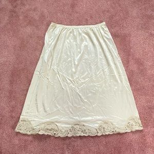 vintage lace trim midi skirt<3